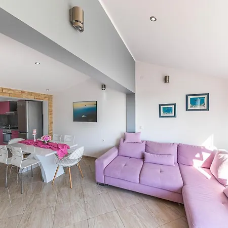 Apartment Luka *