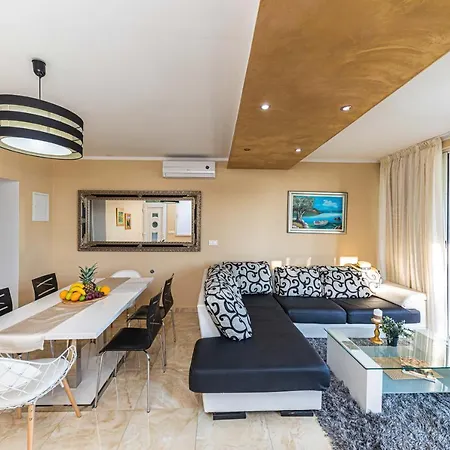Apartment Luka Rogoznica (Sibenik-Knin)